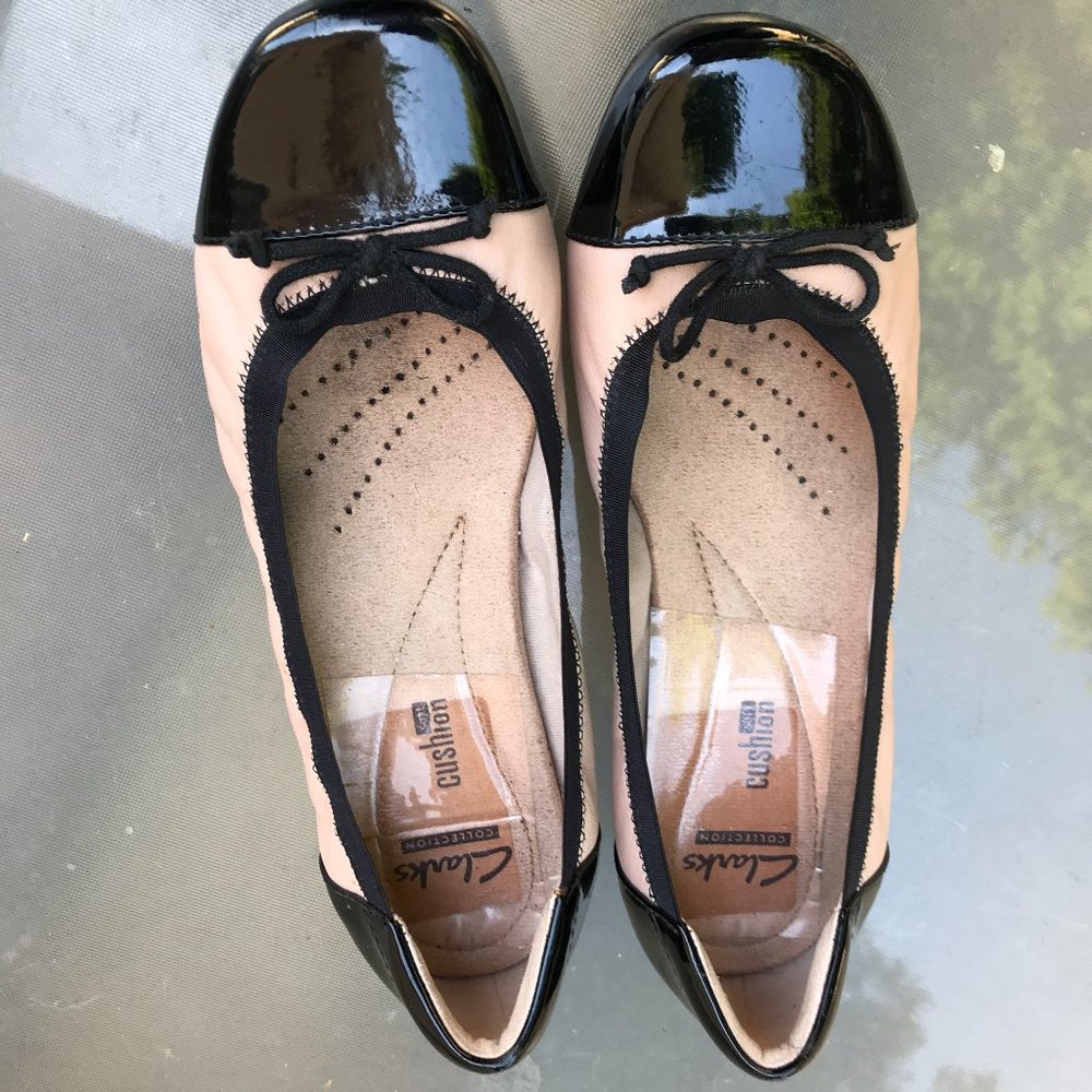 CLARKS pink & black bow casual shoes size 6.5 M